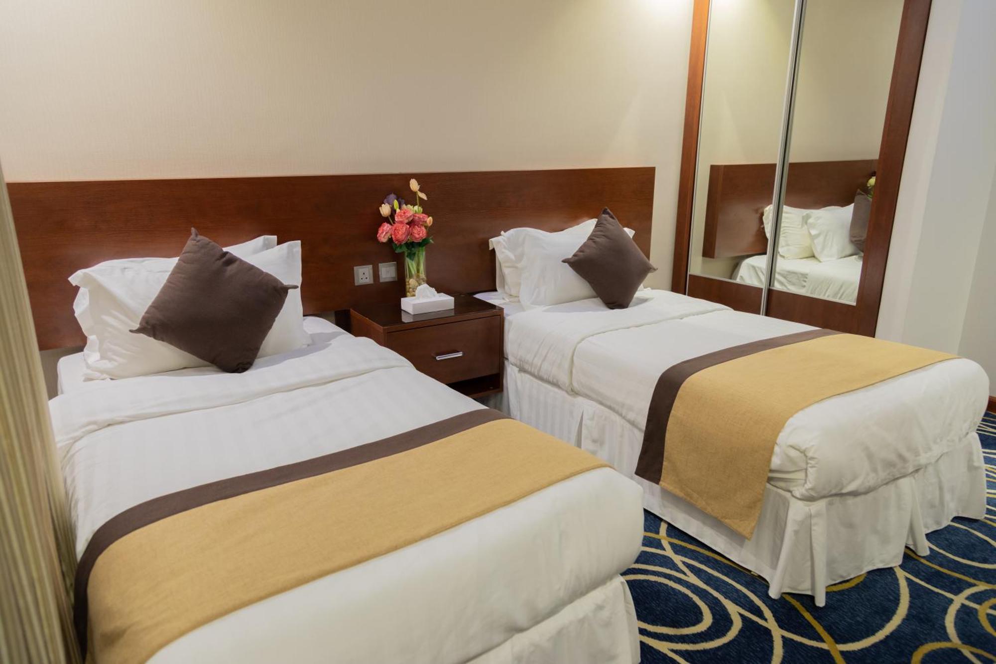 Carawan Hotel Jeddah Bagian luar foto